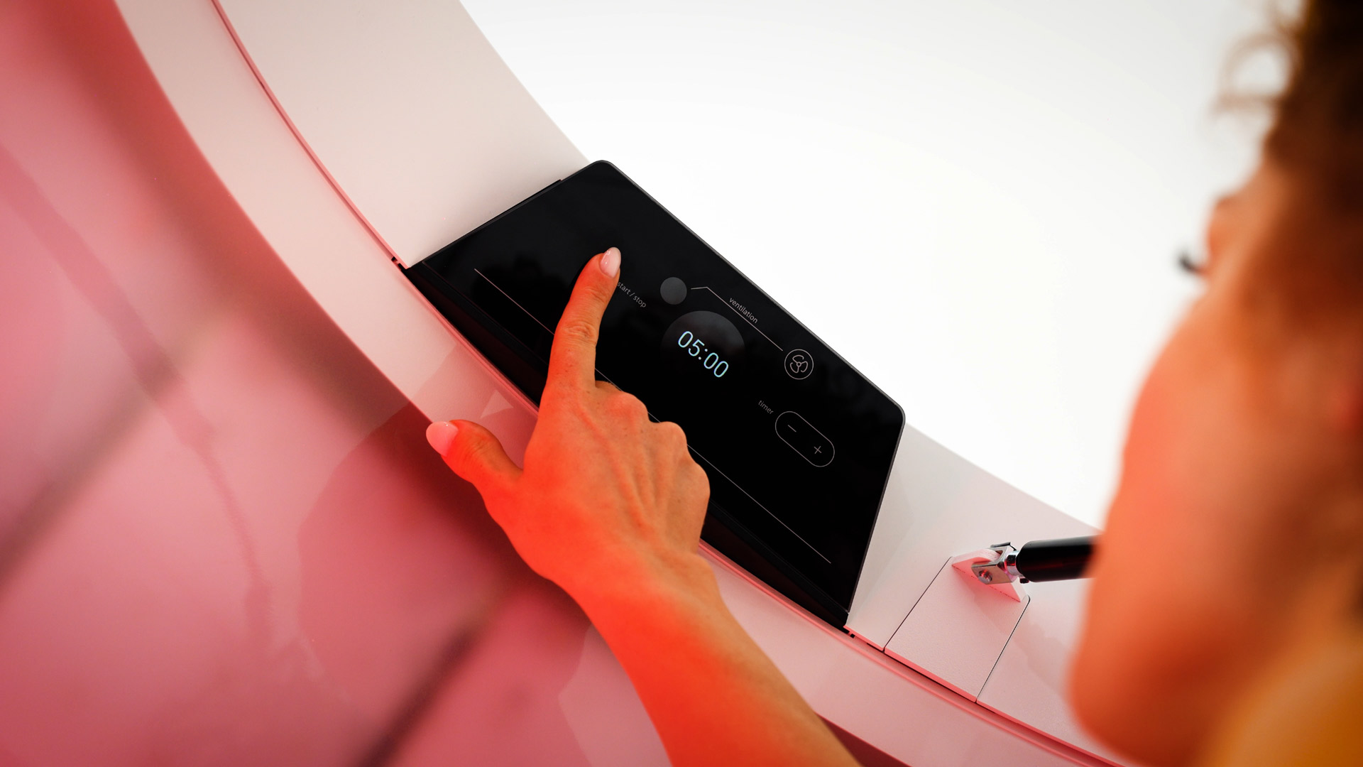 Bedienung eines Rotlichtsystems in einem Studio